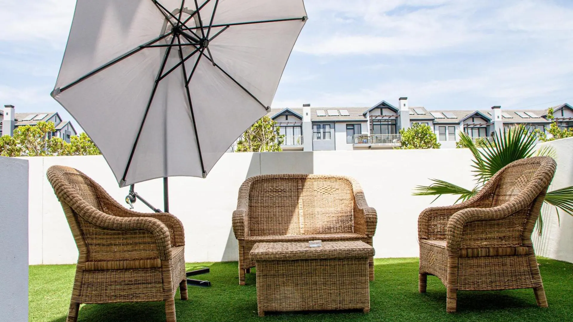 B&B Sitari County Estate - The Most Iconic Estate Cape Town Apartment