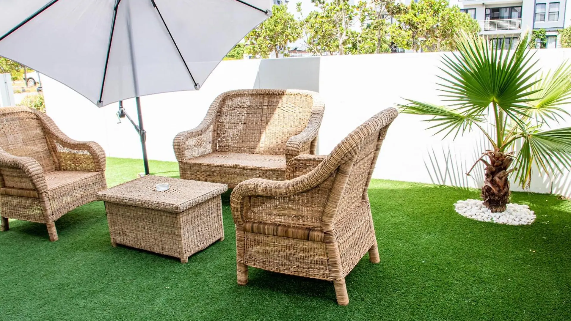 B&B Sitari County Estate - The Most Iconic Estate Cape Town