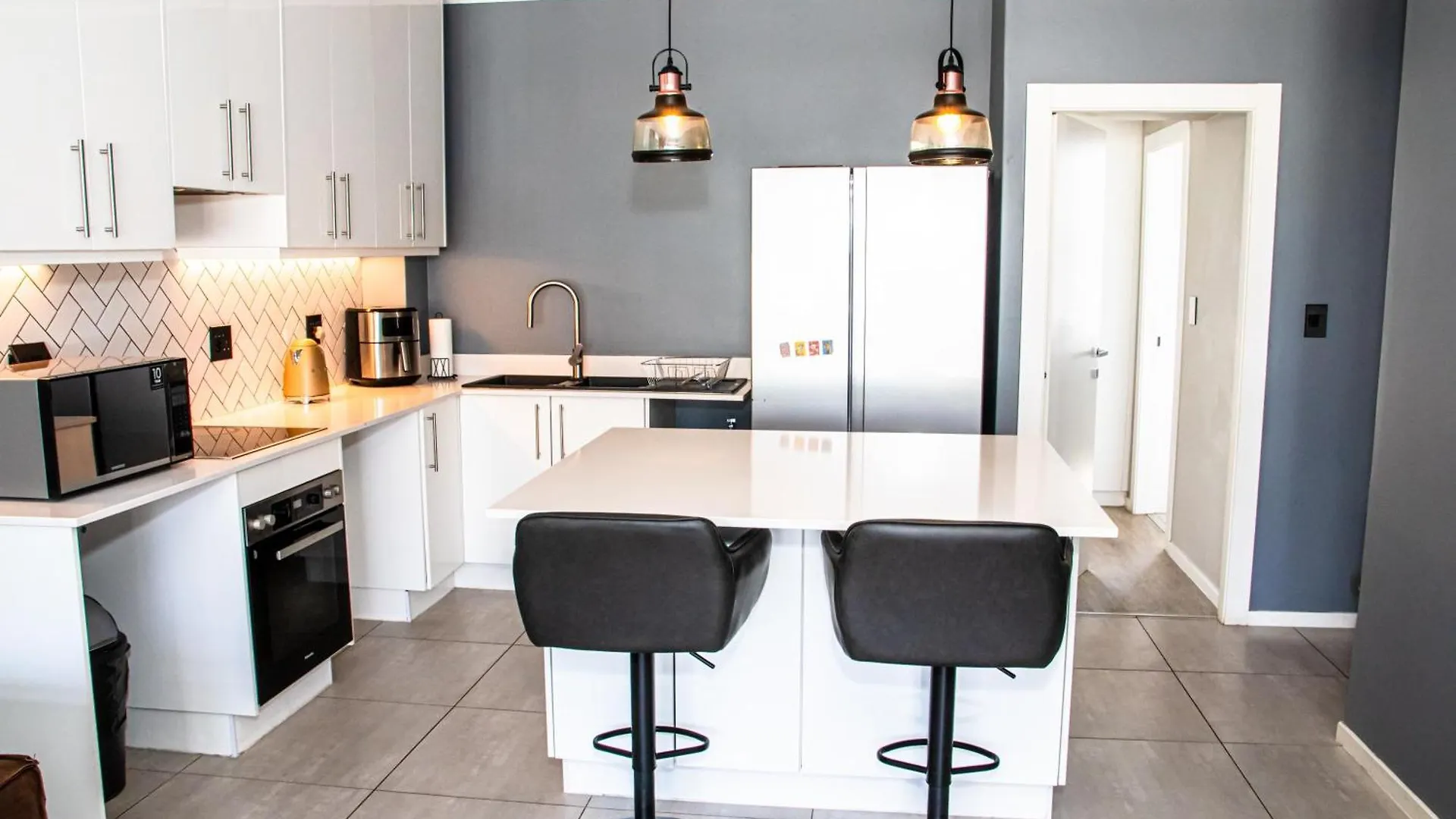B&B Sitari County Estate - The Most Iconic Estate Cape Town Apartment